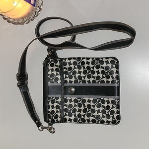 Coach leather crossbody tri color bag in black, gray, white, EUC